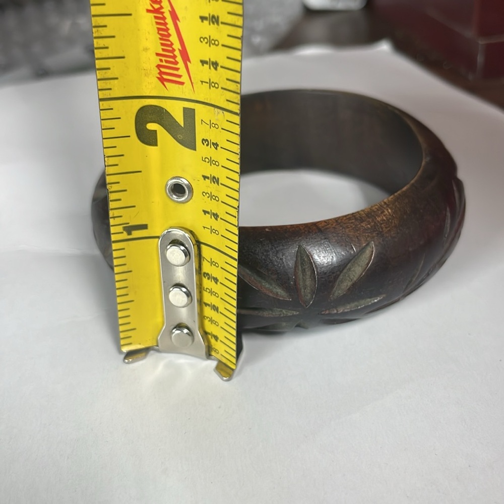 Carved Resin Bangle Bracelet Dark Chocolate Brown Chunky Costume Jewelry - Picture 5 of 5